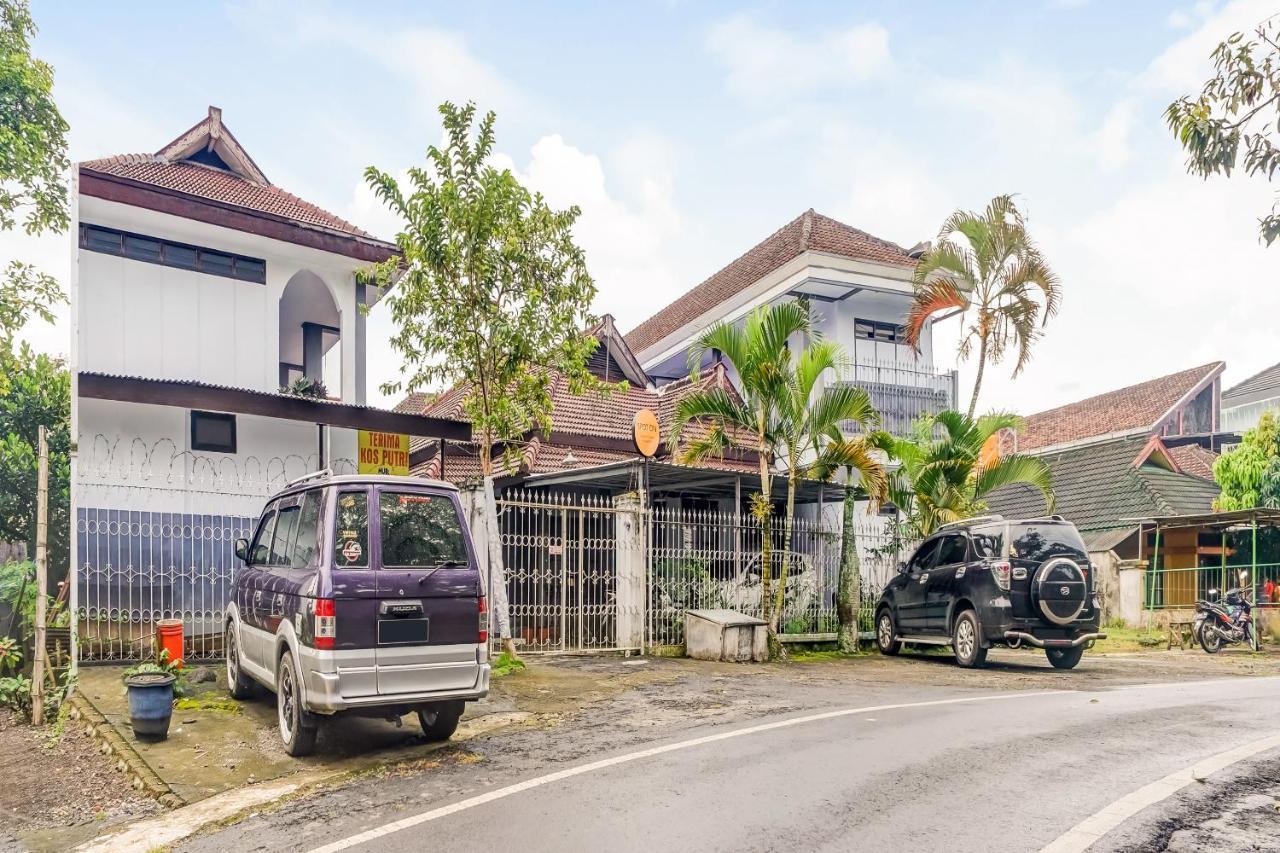 Spot On 90797 Sukun Syariah Homestay Malang Extérieur photo