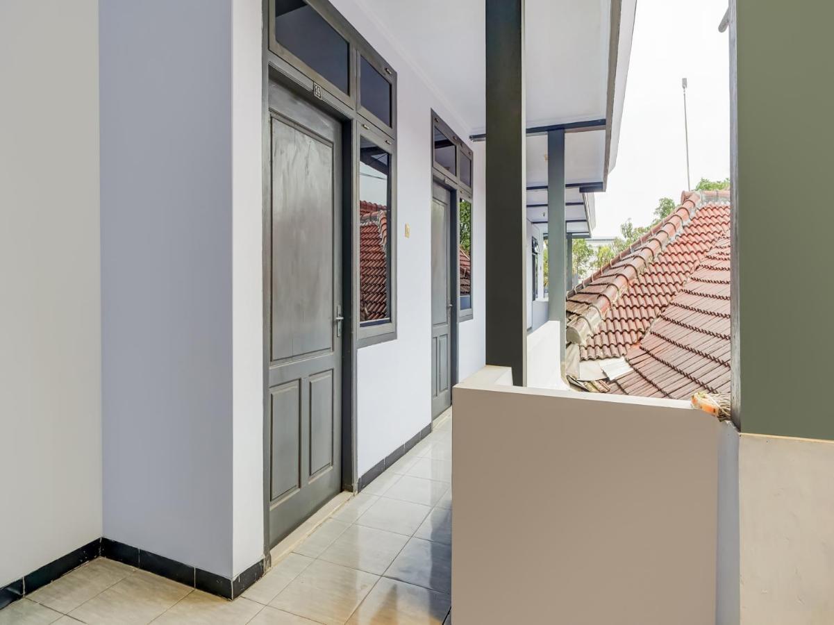 Spot On 90797 Sukun Syariah Homestay Malang Extérieur photo