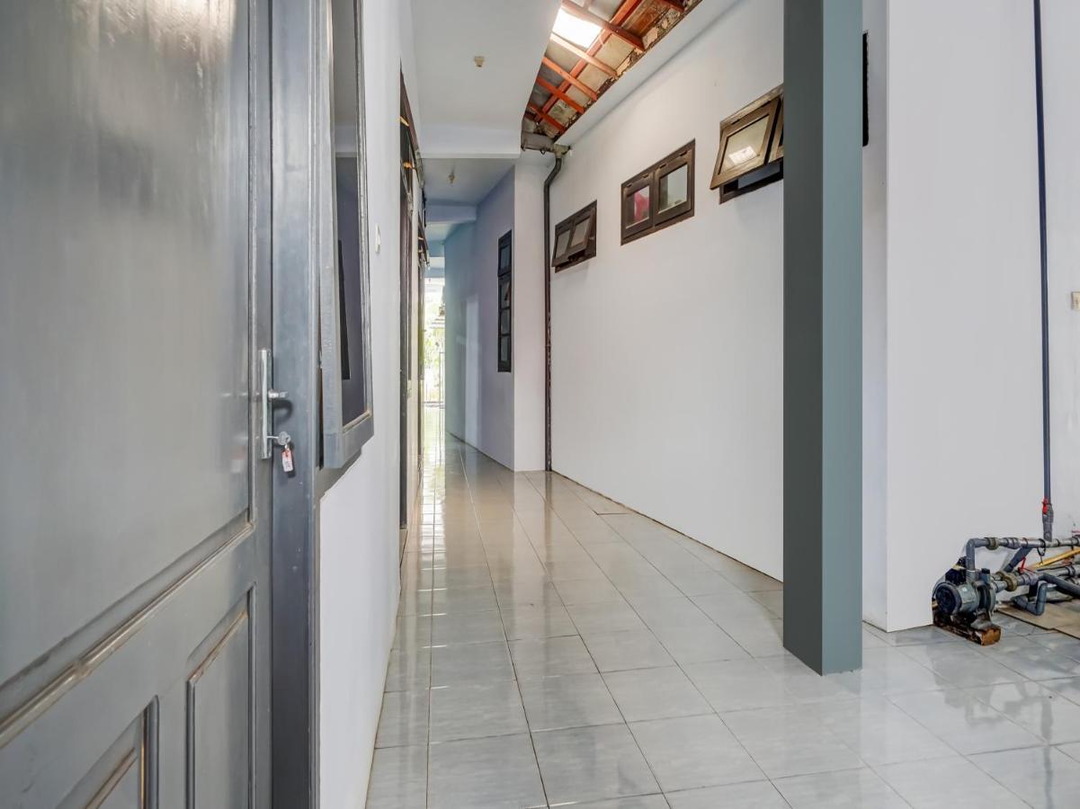 Spot On 90797 Sukun Syariah Homestay Malang Extérieur photo