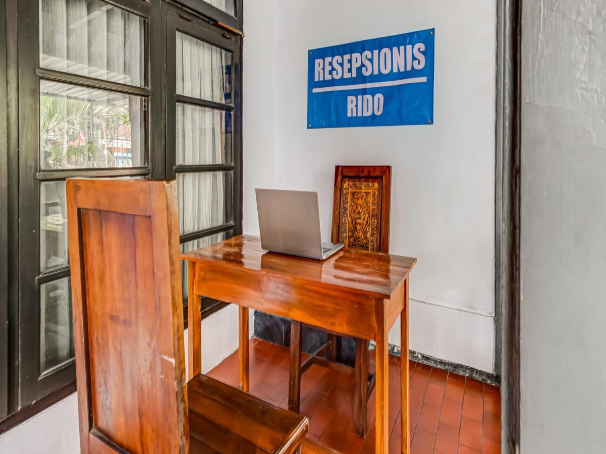 Spot On 90797 Sukun Syariah Homestay Malang Extérieur photo