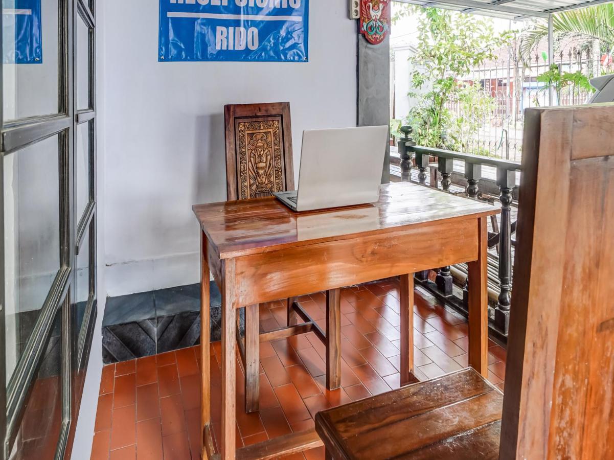 Spot On 90797 Sukun Syariah Homestay Malang Extérieur photo