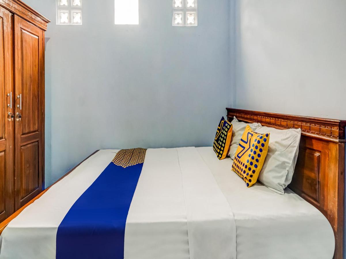 Spot On 90797 Sukun Syariah Homestay Malang Extérieur photo
