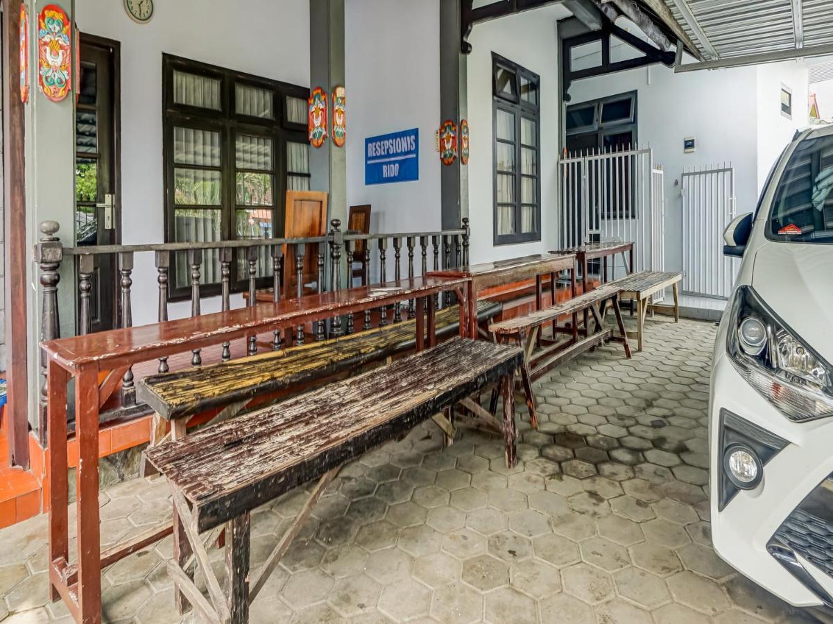 Spot On 90797 Sukun Syariah Homestay Malang Extérieur photo