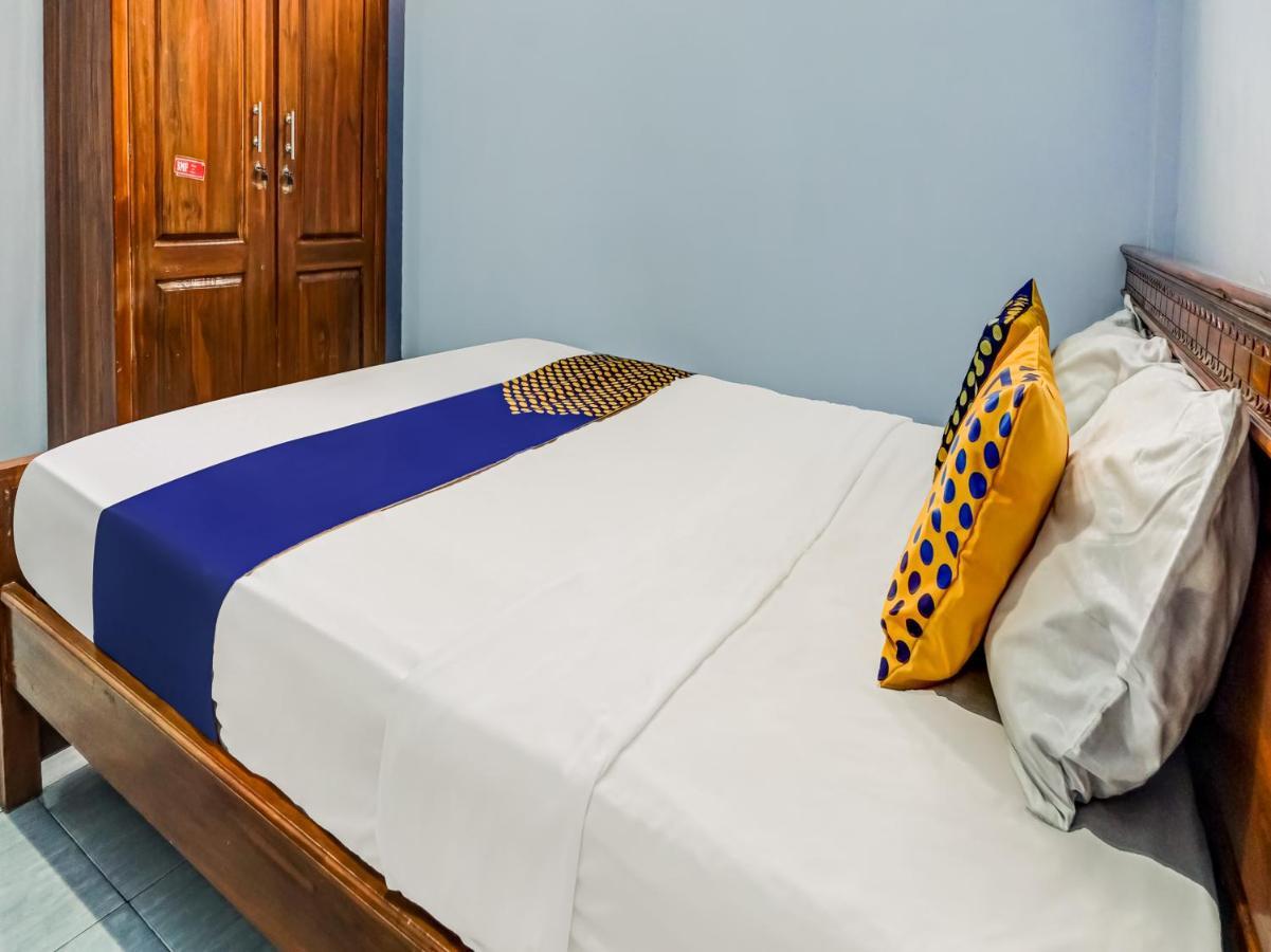 Spot On 90797 Sukun Syariah Homestay Malang Extérieur photo