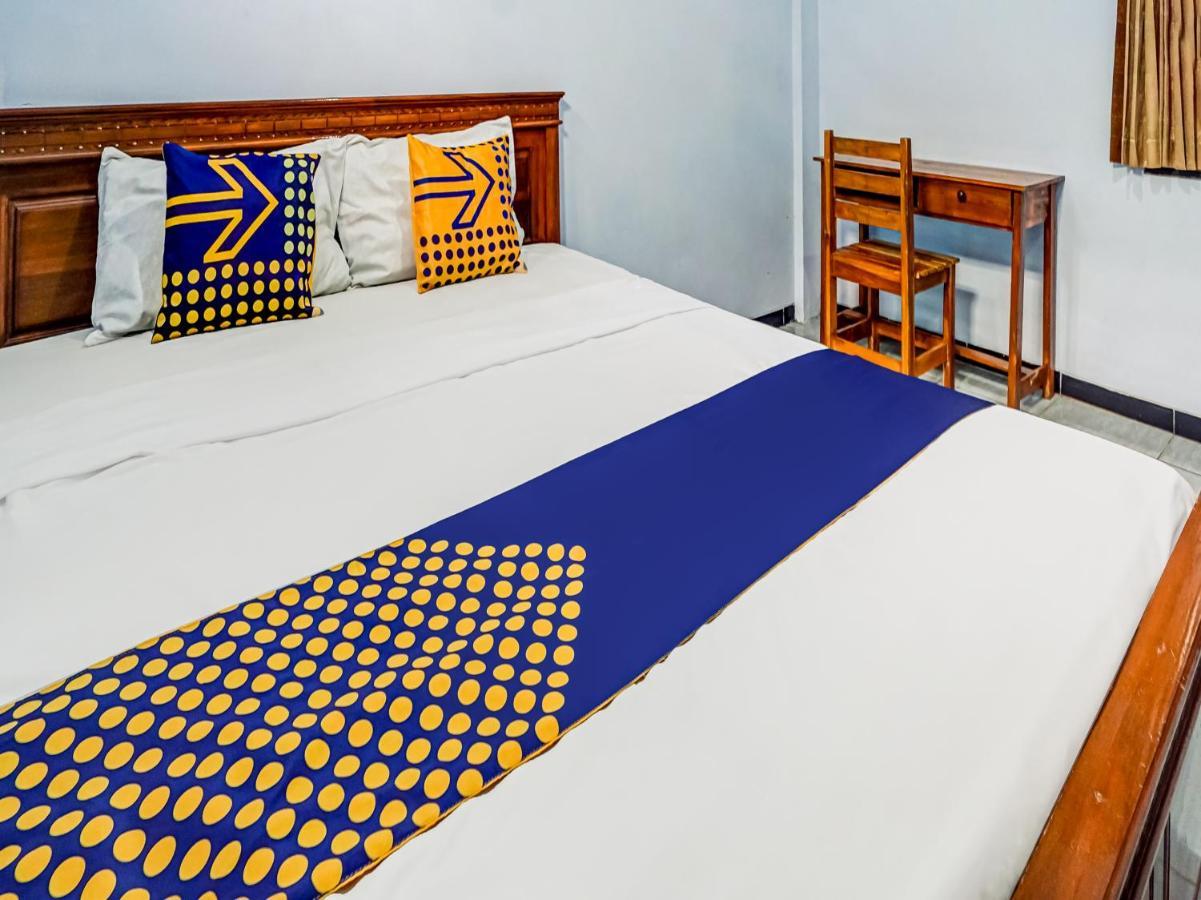 Spot On 90797 Sukun Syariah Homestay Malang Extérieur photo