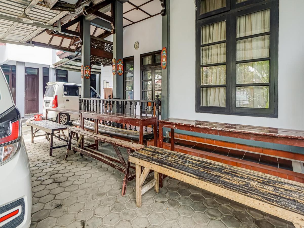Spot On 90797 Sukun Syariah Homestay Malang Extérieur photo