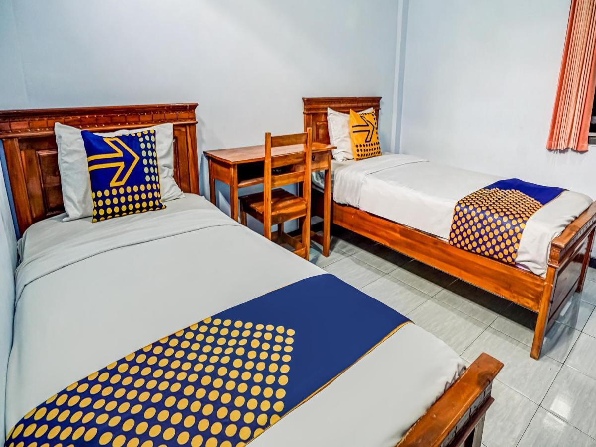 Spot On 90797 Sukun Syariah Homestay Malang Extérieur photo