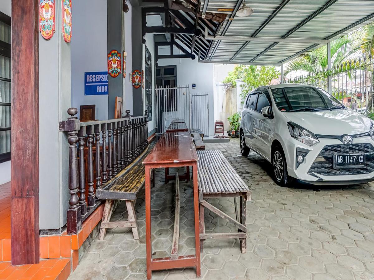 Spot On 90797 Sukun Syariah Homestay Malang Extérieur photo